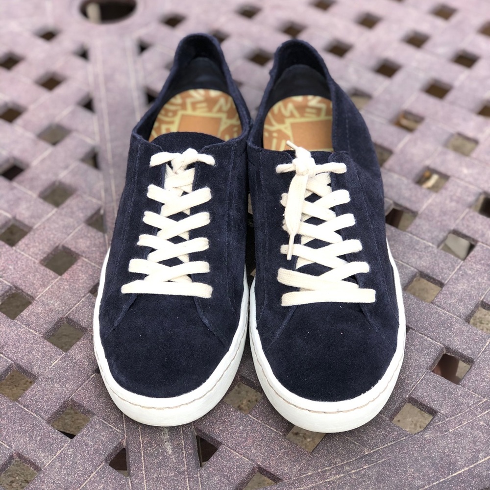 🔥🔥Dolce Vita Women’s Suede Navy Blue Sneaker